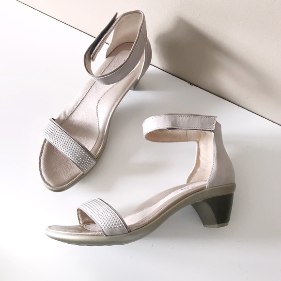 naot progress sandal